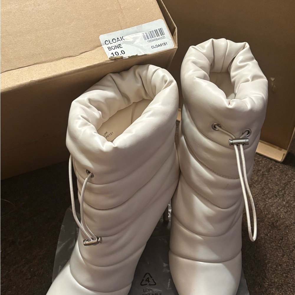 Steve Madden Cloak Bone Ankle Boots - Picture 5 of 5